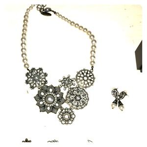 Plunder Necklace, Bracelet and 2 pair earrings